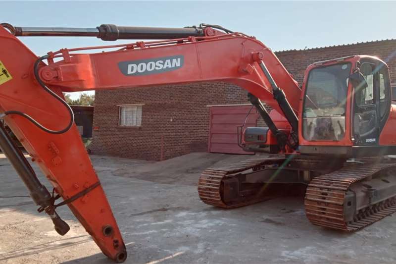 Excavators in South Africa on AgriMag Marketplace