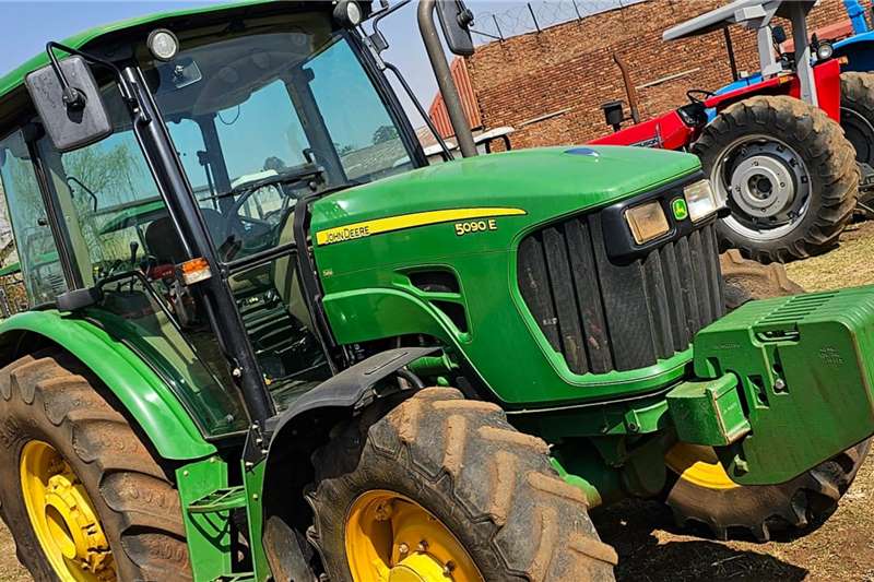 John Deere Tractors 5090 E for sale by Trekland Dienste | AgriMag Marketplace