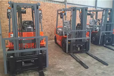 Revaro Forklifts Diesel forklift Forklift FD25D Standard 2024 for sale by Beyers Truck and Plant | AgriMag Marketplace