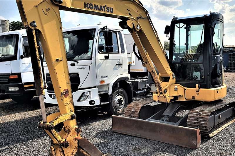 [make] Excavators in South Africa on AgriMag Marketplace