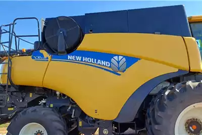 New Holland Harvesting equipment Grain harvesters CR9080 2015 for sale by NWK Limited | Truck & Trailer Marketplace