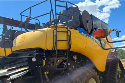 New Holland Harvesting equipment Grain harvesters CR9080 TRAX 2015 for sale by NWK Limited | AgriMag Marketplace