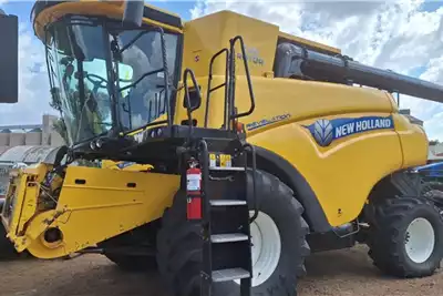 New Holland Harvesting equipment Grain harvesters CR 7.90 2020 for sale by NWK Limited | Truck & Trailer Marketplace