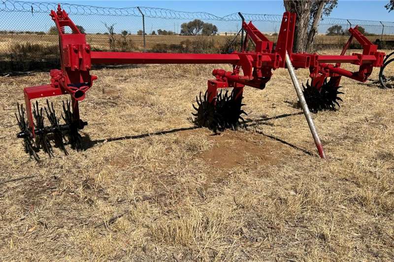 Tillage equipment Cultivators 3.6 m , 3 ry roleg