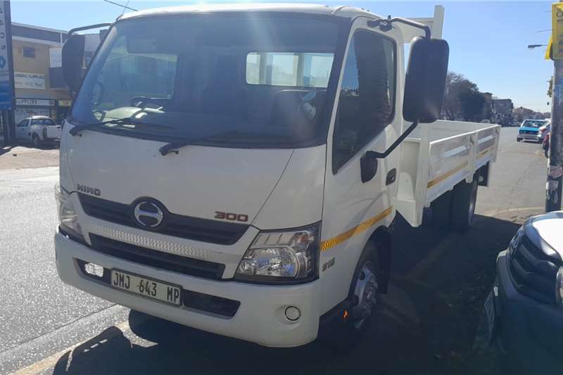 [condition] [make] Dropside trucks in South Africa on Truck & Trailer Marketplace