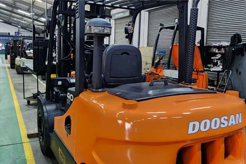 [make] Forklifts in South Africa on Truck & Trailer Marketplace