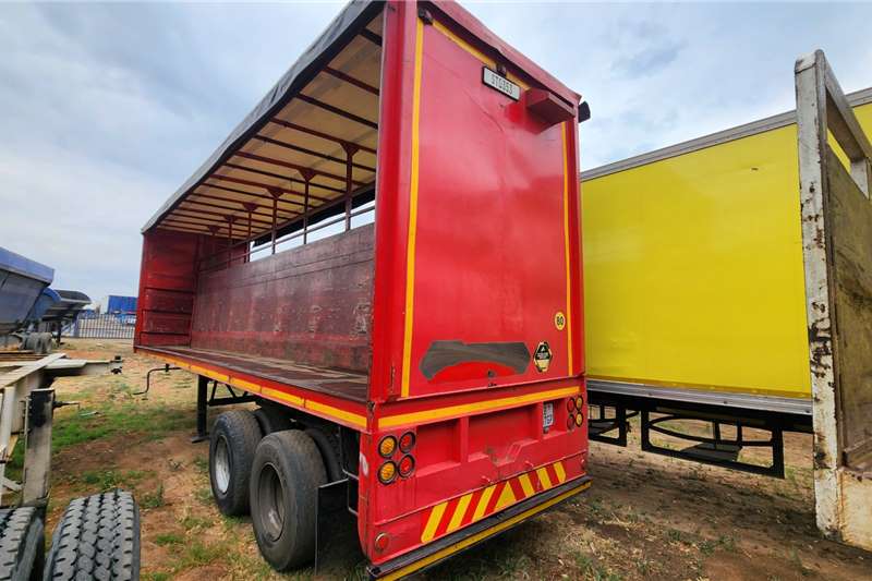 Henred Trailers Tautliner 9.7m Double Axle A Frame 1986