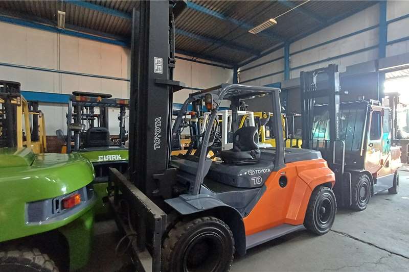 [make] Forklifts in South Africa on Truck & Trailer Marketplace