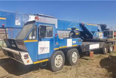 P&H Cranes Mobile 30 Ton for sale by Barco Auctioneers | AgriMag Marketplace