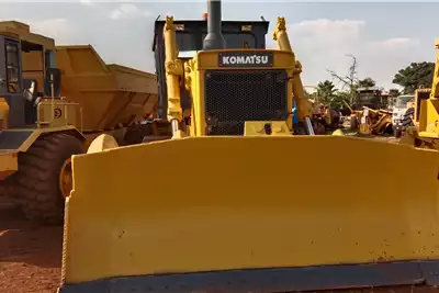 Komatsu Dozers D155 AX 2002 for sale by Gigantic Earthmoving | Truck & Trailer Marketplace