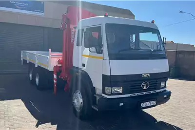 Tata Crane trucks LPT 2523 DOUBLE DIFF 13 TON REFURBISHED CRAN DROPS 2019 for sale by Newlands Commercial | AgriMag Marketplace