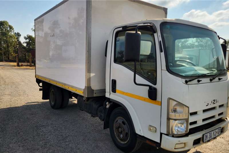 Isuzu Box trucks Isuzu NPR 275 AMT 2014