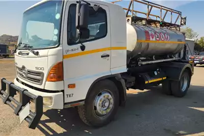 Hino Tanker trucks 500 13 234 Fuel Tanker 2005 for sale by Sell My Truck | Truck & Trailer Marketplace