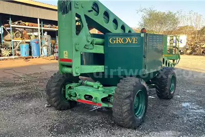 Grove Cherry pickers 1996 Grove Articulated Cherry Picker Man Hoist for sale by Dirtworx | AgriMag Marketplace