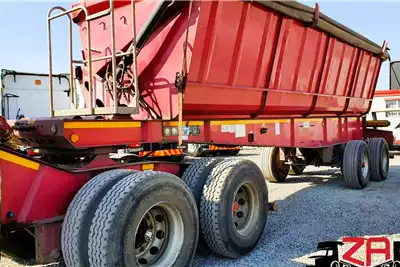 CIMC Trailers Side tipper CIMC 40 CUBE SIDE TIPPER 2017 for sale by ZA Trucks and Trailers Sales | Truck & Trailer Marketplace