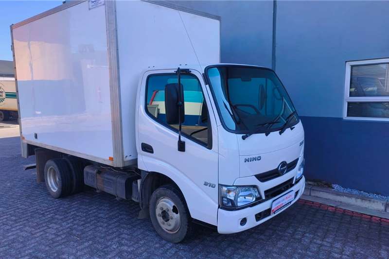 Hino Box trucks 200 2022