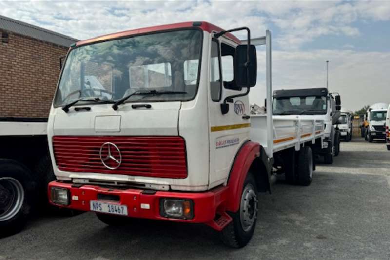 Mercedes Benz Dropside trucks Dropside 7 tonner V series 1990