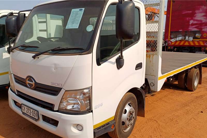 Dropside trucks in [region] on AgriMag Marketplace