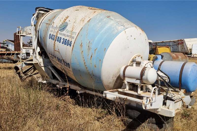 Other trucks 6 cube truck mounted concrete mixer