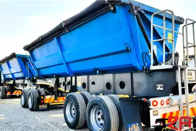 Afrit Trailers Side tipper AFRIT 45 CUBE SIDE TIPPERS 2011 for sale by ZA Trucks and Trailers Sales | AgriMag Marketplace