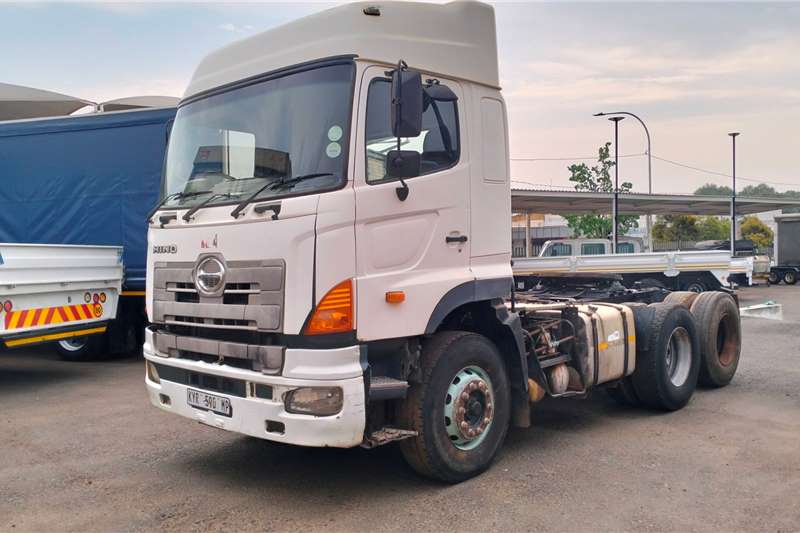 Hino Truck tractors 2010 HINO 700 with hydraulics SELLING AS IS 2010