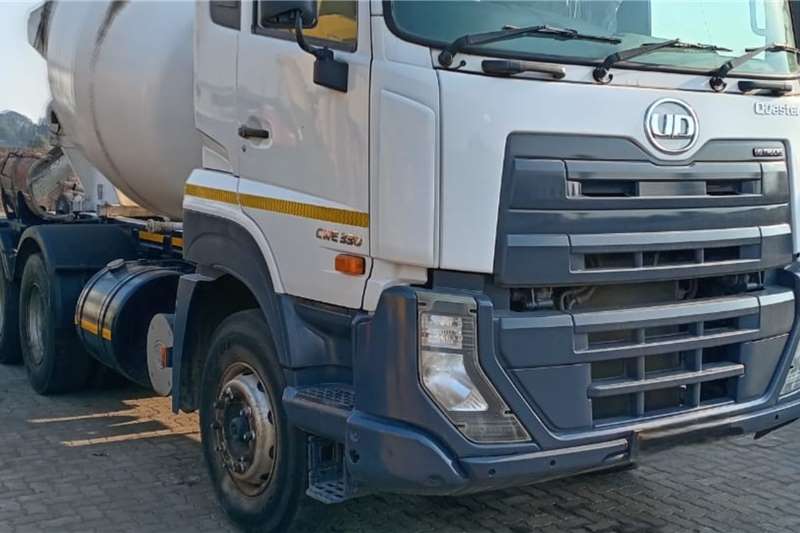 UD Concrete mixer trucks UD Quester 330 Mixer 2018