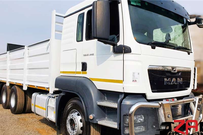 [make] Truck tractors in South Africa on Truck & Trailer Marketplace