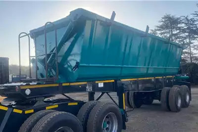 CIMC Rigid - tippers CIMC 40 cube side Tipper Trailer. 2019 for sale by Rodeosec | Truck & Trailer Marketplace