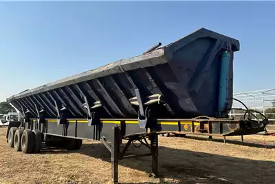 SA Truck Bodies Trailers Tri axle Single Bin Side Tipper 2003 for sale by Mahne Trading PTY LTD | Truck & Trailer Marketplace