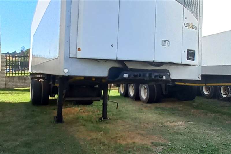 Serco Trailers Double axle reefer with tail lift 2012