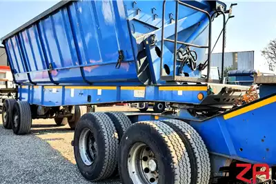 CIMC Trailers Side tipper CIMC 45 CUBE SIDE TIPPER 2017 for sale by ZA Trucks and Trailers Sales | AgriMag Marketplace