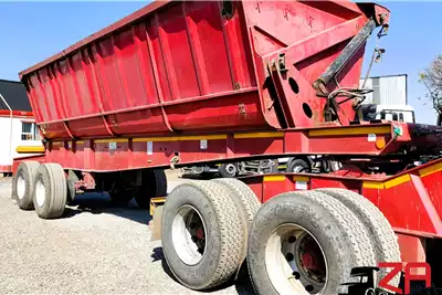 CIMC Trailers Side tipper CIMC 40 CUBE SIDE TIPPER 2017 for sale by ZA Trucks and Trailers Sales | AgriMag Marketplace