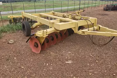 Other Tillage equipment Disc harrows Hutchmaster 14x14 Hydraulic Offset Disc 2024 for sale by Vincs se Dinge | AgriMag Marketplace