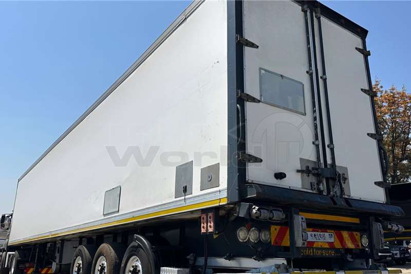 Refrigerated trailers Tri Axle 30 Pallet Refrigerater, SLXe 400 Unit 2015