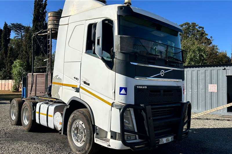 Volvo Truck tractors FH 440 + Hydraulics 2016