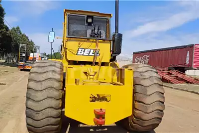 Bell Tractors 4WD tractors Bell 2406 Articulated Haulage Tow Tractor for sale by Dirtworx | AgriMag Marketplace