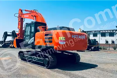 Hitachi Excavators ZX240 5G Excavator 2015 for sale by EARTHCOMP | Truck & Trailer Marketplace