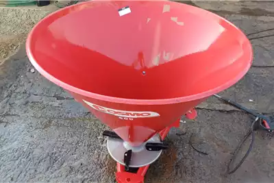 Rovic Spreaders Fertiliser  Cosmo P500 Spreader for sale by NWK Limited | AgriMag Marketplace