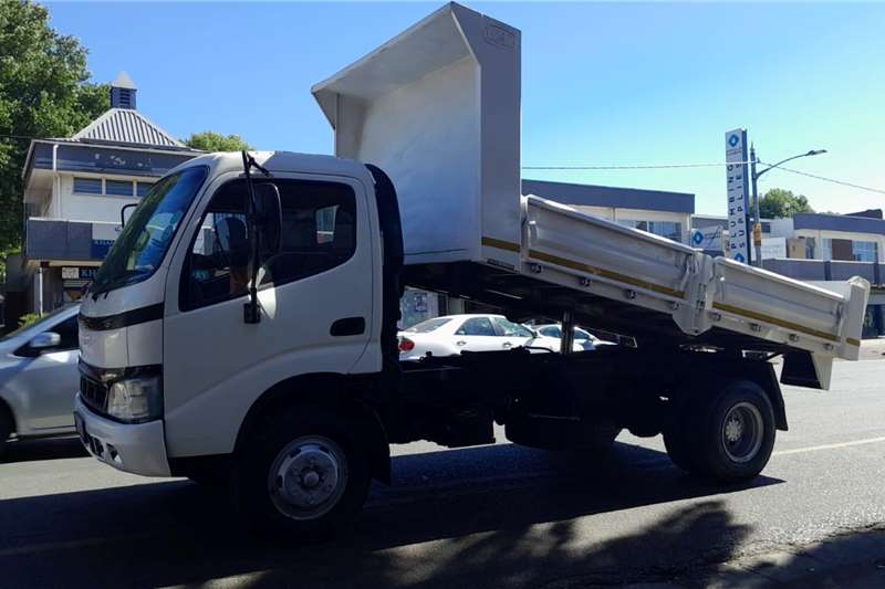 [make] Tipper trucks in South Africa on AgriMag Marketplace