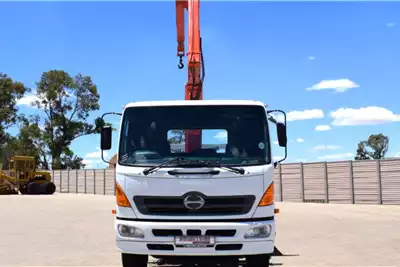 Hino Dropside trucks Hino 500 Series 1324 DROPSIDE + CRANE TRUCK 2008 for sale by Pristine Motors Trucks | AgriMag Marketplace