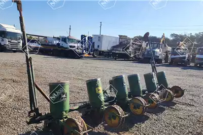 John Deere Planting and seeding equipment 4 ROW PLANTER for sale by Nuco Auctioneers | AgriMag Marketplace