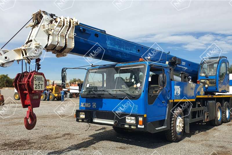 XCMG Cranes 25TON ALL TERRAIN CRANE 2007