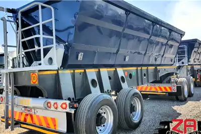 Afrit Trailers Side tipper AFRIT 40 CUBE SIDE TIPPER 2014 for sale by ZA Trucks and Trailers Sales | Truck & Trailer Marketplace