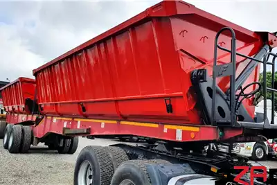 CIMC Trailers Side tipper CIMC 40 CUBE SIDE TIPPER TRAILER 2017 for sale by ZA Trucks and Trailers Sales | Truck & Trailer Marketplace