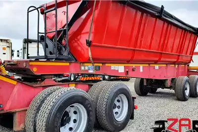 CIMC Trailers Side tipper CIMC 40 CUBE SIDE TIPPER TRAILER 2017 for sale by ZA Trucks and Trailers Sales | Truck & Trailer Marketplace