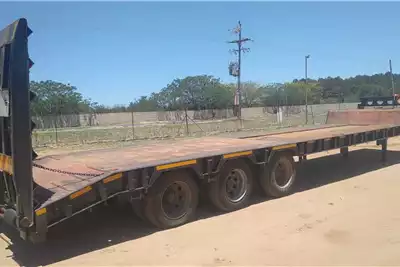 Lowbed trailers Roadhog 40 Ton Stepdeck Lowbed 2013 for sale by Barco Auctioneers | Truck & Trailer Marketplace