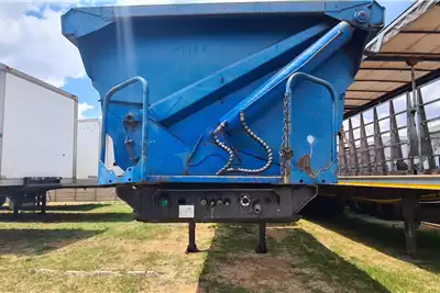 Other Agricultural trailers Tipper trailers 3 Axle 2010 for sale by MRJ Transport cc | AgriMag Marketplace