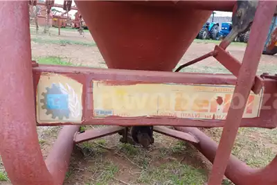 Spreaders Fertiliser  Gamberini SPC500 Fertilizer Spreader for sale by Dirtworx | AgriMag Marketplace