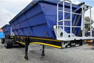 Afrit Trailers Side tipper 40 Cubes (7 available) 2017 for sale by Van Biljon Trucks Trust | AgriMag Marketplace