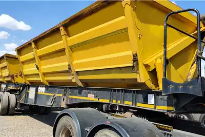 Roadhog Trailers Side tipper ROADHOG 40 CUBE SIDE TIPPER 2013 for sale by ZA Trucks and Trailers Sales | AgriMag Marketplace